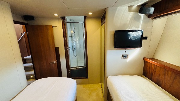2010 SUNSEEKER MANHATTAN 70