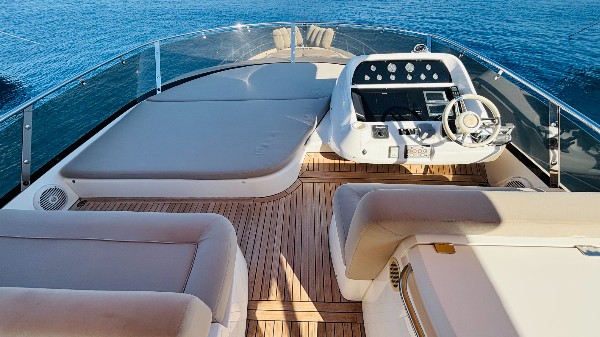 2010 SUNSEEKER MANHATTAN 70