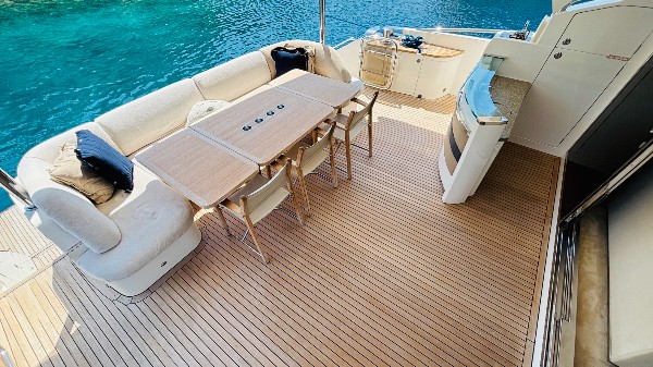 2009 PRINCESS 85