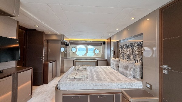 2020 MONTE CARLO YACHTS 80