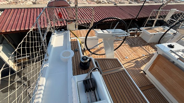 2022 BENETEAU OCEANIS 51.1