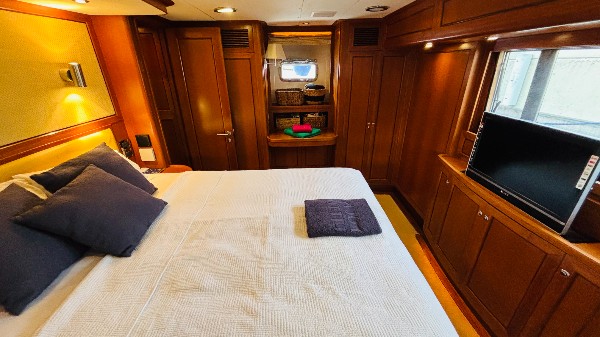 2008 TRADER 64 