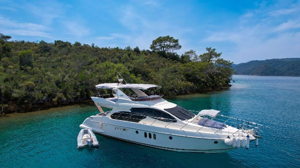 2004/2022 AZIMUT FLY 55 17.5 M