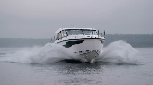 AQUADOR BOATS 400 HT
