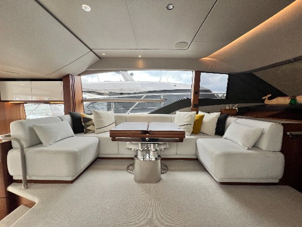 2021 PRINCESS F55