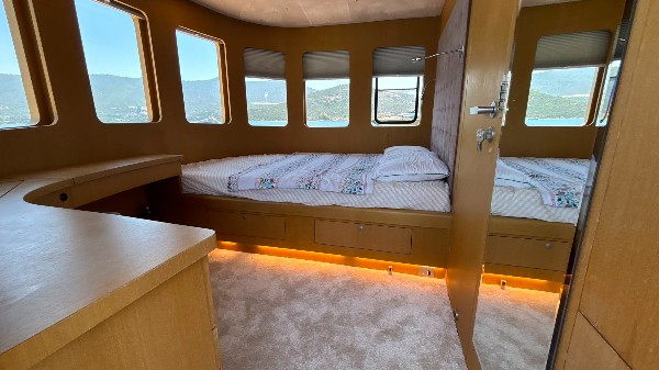 2014 CUSTOM STEEL TRAWLER 21M