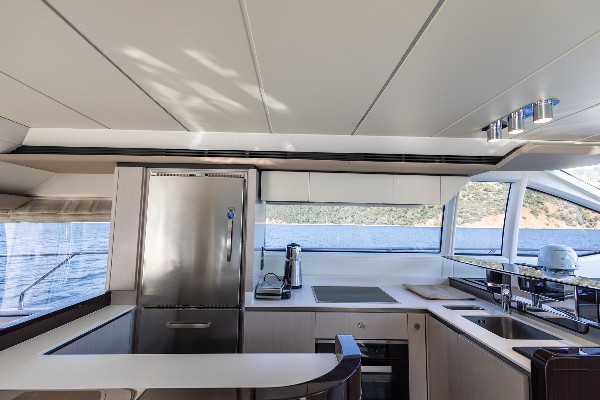 2020 AZIMUT 66 FLY