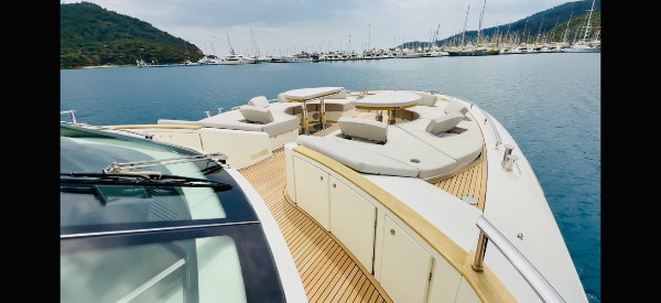 2020 MONTE CARLO YACHTS 80