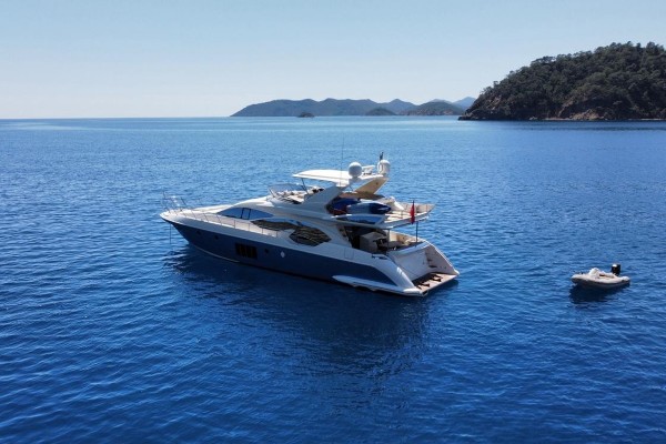 2010 AZIMUT 70