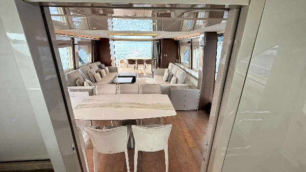 2020 MONTE CARLO YACHTS 80