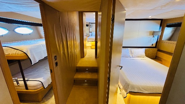 2009 PRINCESS 85