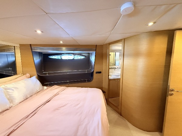 2010 NUMARINE 78 FLY
