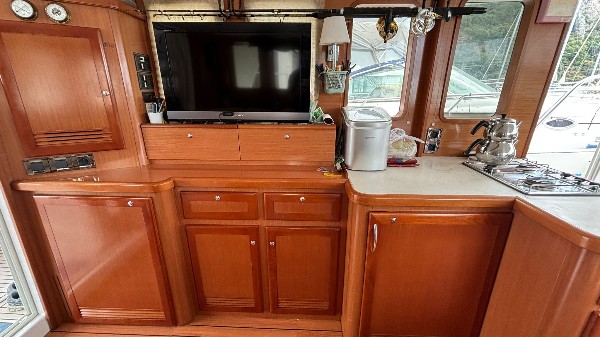 2009 BENETEAU SWIFT TRAWLER 42