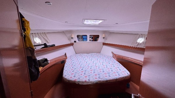2009 BENETEAU SWIFT TRAWLER 42