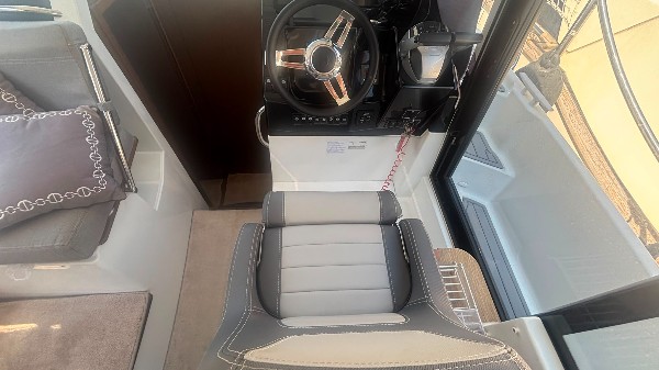 2017 JEANNEAU MERRY FISHER 895