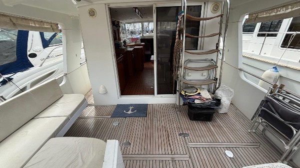 2009 BENETEAU SWIFT TRAWLER 42