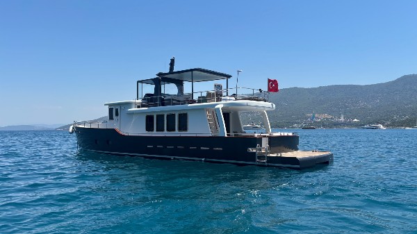 2014 CUSTOM STEEL TRAWLER 21M