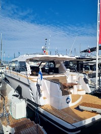 AQUADOR BOATS 400 HT - Thumbnail Image