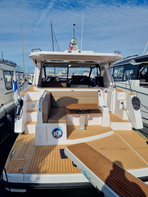 AQUADOR BOATS 400 HT