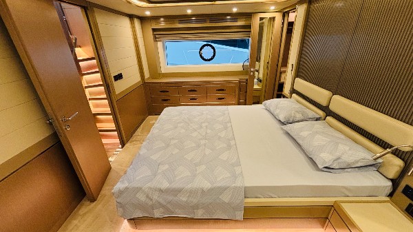 2022 SIRENA 68 