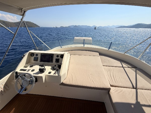 2010 NUMARINE 78 FLY