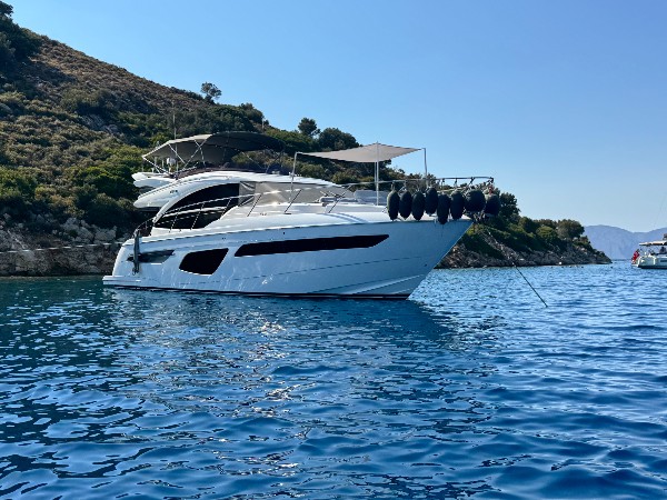 2021 PRINCESS F55