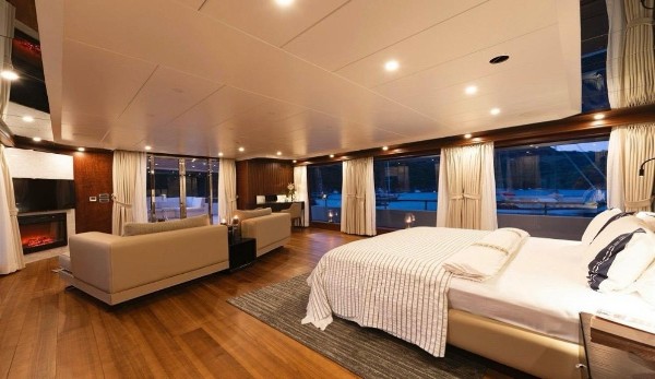 2010/2023 MOTOR YACHT 46 M