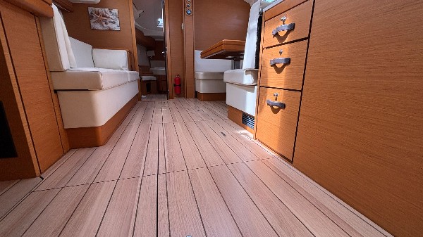 2017 JEANNEAU 51