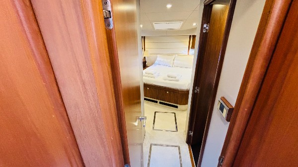 2010 SUNSEEKER MANHATTAN 70