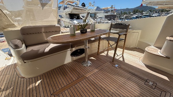 2006 AZIMUT 55 E
