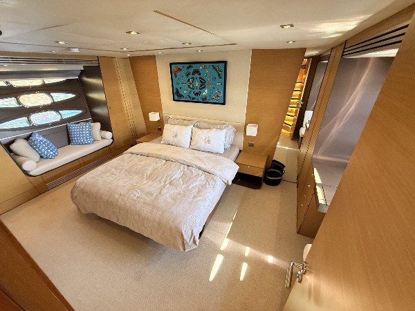 2010 NUMARINE 78 FLY