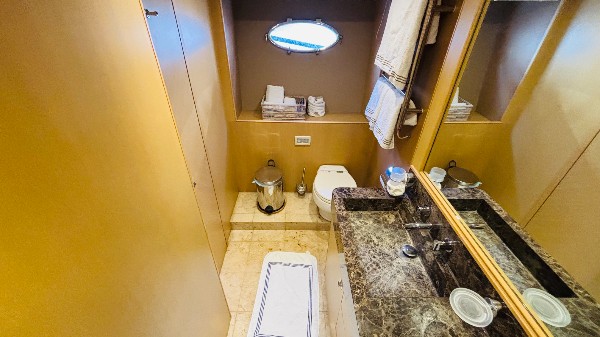 2009 PRINCESS 85