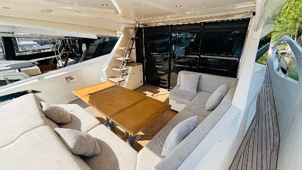 2017 NUMARINE 62 FLY