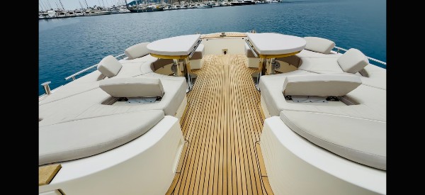 2020 MONTE CARLO YACHTS 80