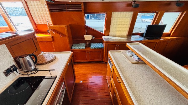 2008 TRADER 64 