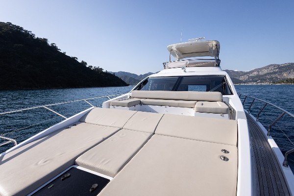 2020 AZIMUT 66 FLY