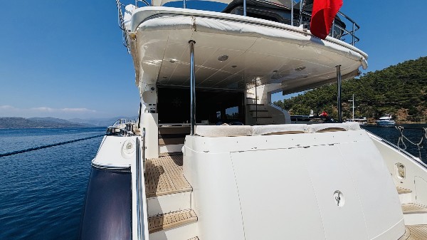 2009 PRINCESS 85