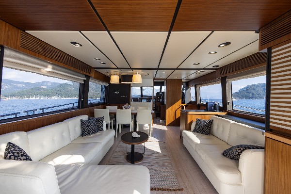 2021 AZIMUT MAGELLANO 66