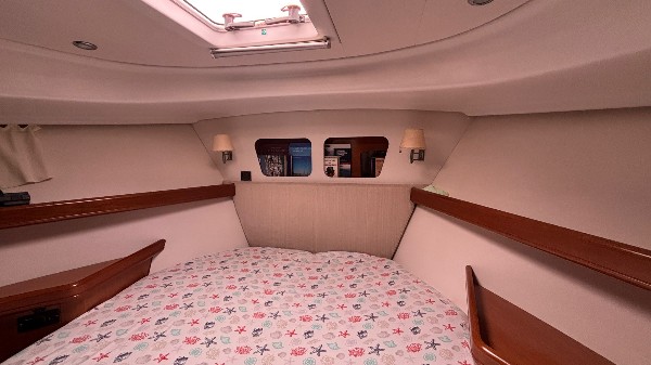 2009 BENETEAU SWIFT TRAWLER 42