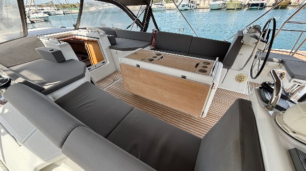 2017 JEANNEAU 51