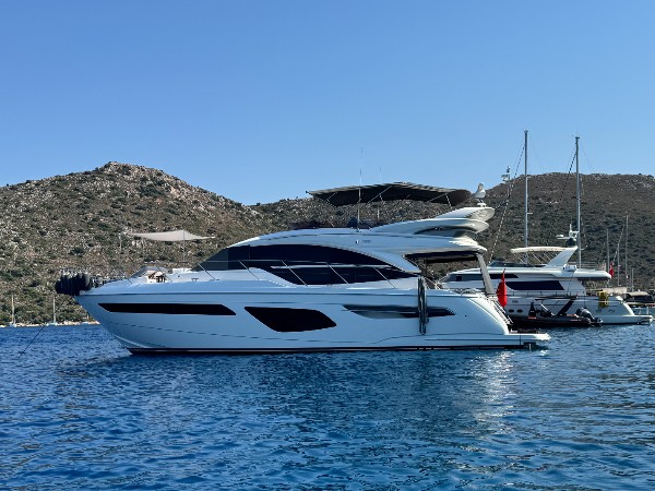 2021 PRINCESS F55