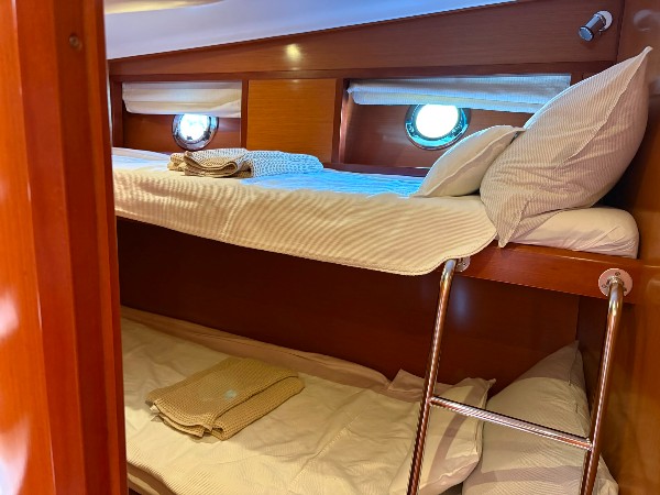 2009 BENETEAU SWIFT TRAWLER 52