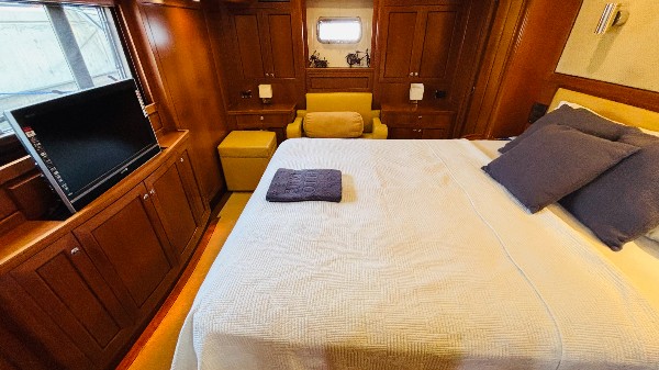 2008 TRADER 64 