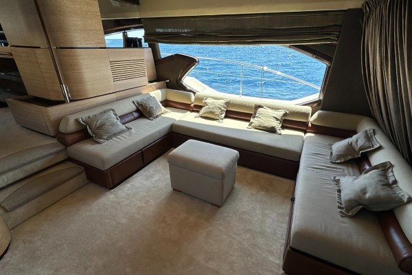 2010 AZIMUT 70