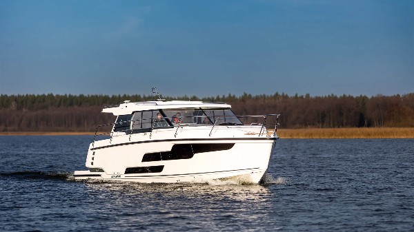 AQUADOR BOATS 400 HT