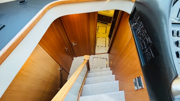 2010 SUNSEEKER MANHATTAN 70