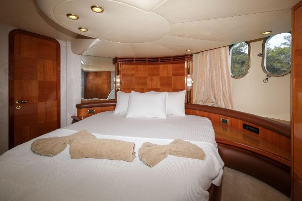 2004/2022 AZIMUT FLY 55 17.5 M