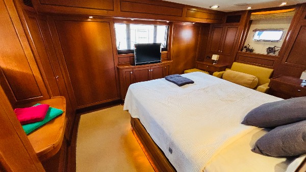 2008 TRADER 64 