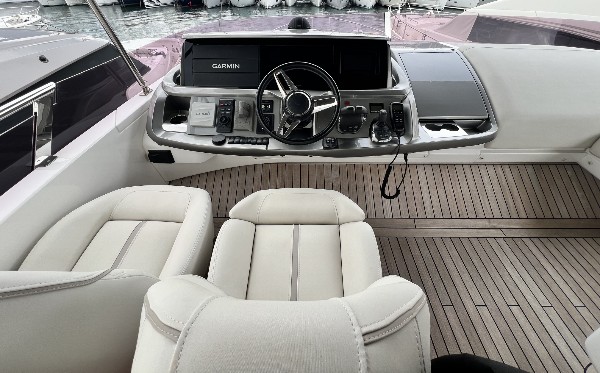2021 PRINCESS F55