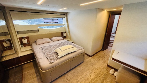 2017 NUMARINE 62 FLY